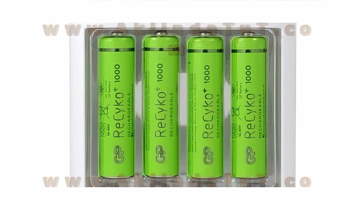 4 Adet Gp Recyko 1000 Serisi Aaa Şarjlı İnce Kalem Pil + Gp Pb420gse (220v) Pil Şarj Cihazı - 3