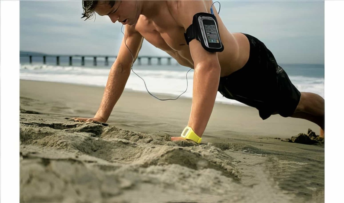Kulaklık Çıkışlı Kola Takılan Su Geçirmez Telefon Kılıfı - 2